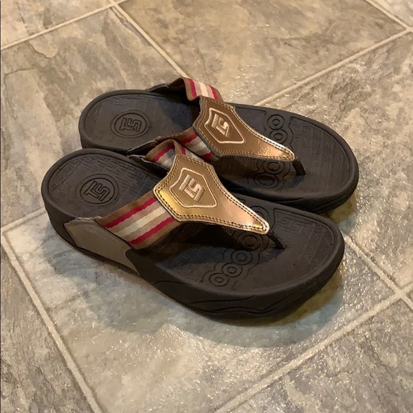 Women’s Flip Flops - Picture 1 of 3